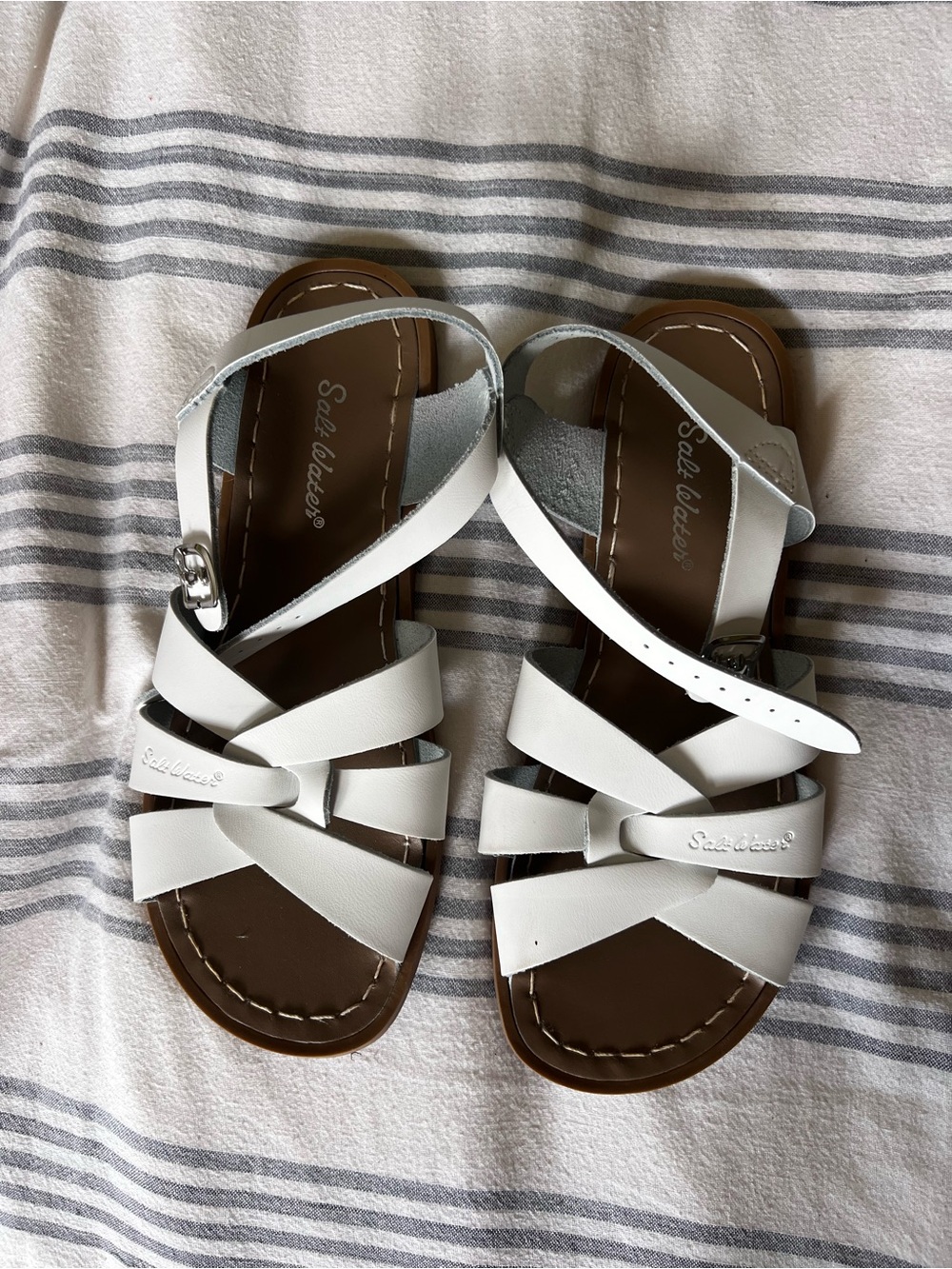 Saltwater Original Sandals, white, size 9